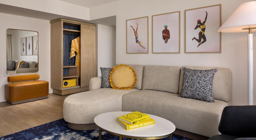صورة City View King One Bedroom Suite-Newly Renovated (city view king one bedroom suite-newly renovated) 3