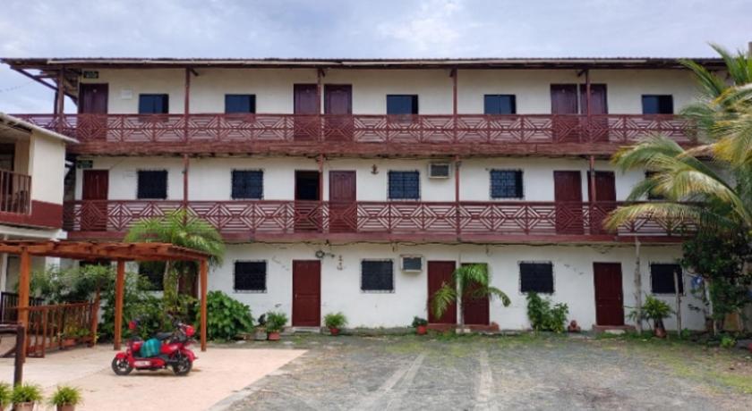 Hostal Canoa Inn Surf