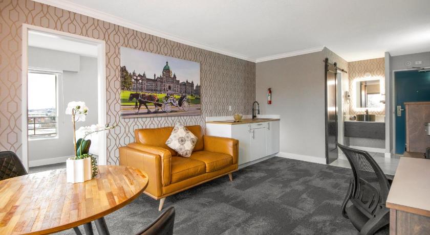 Image of 1 Queen Bed, Nonsmoking, Upgrade 3