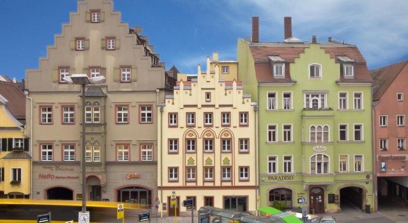 Arnulfsplatz Aparts — Hotel in Regensburg