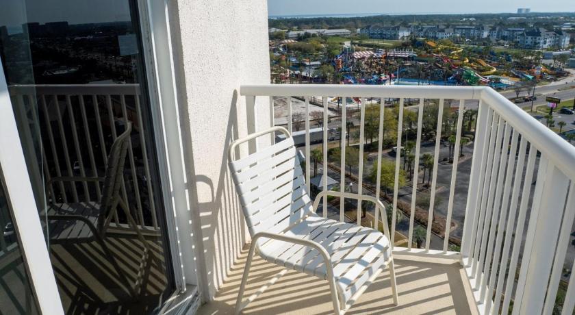 Image of Three-Bedroom Apartment 14