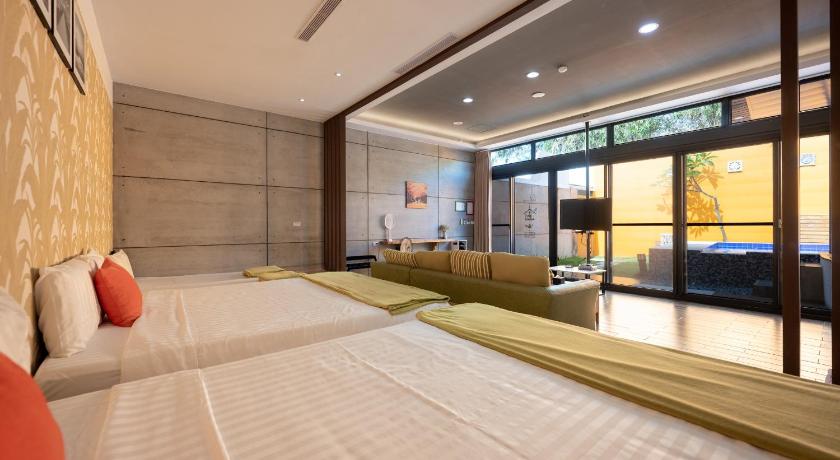 Image of Deluxe Family Suite 0