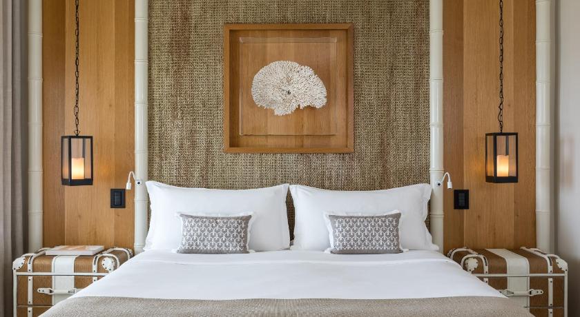 Image of Superior Room, Guest room, 1 King or 2 Twin, Sea view, Balcony 5