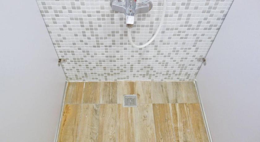 Image of Quadruple Room (Female Only) 12