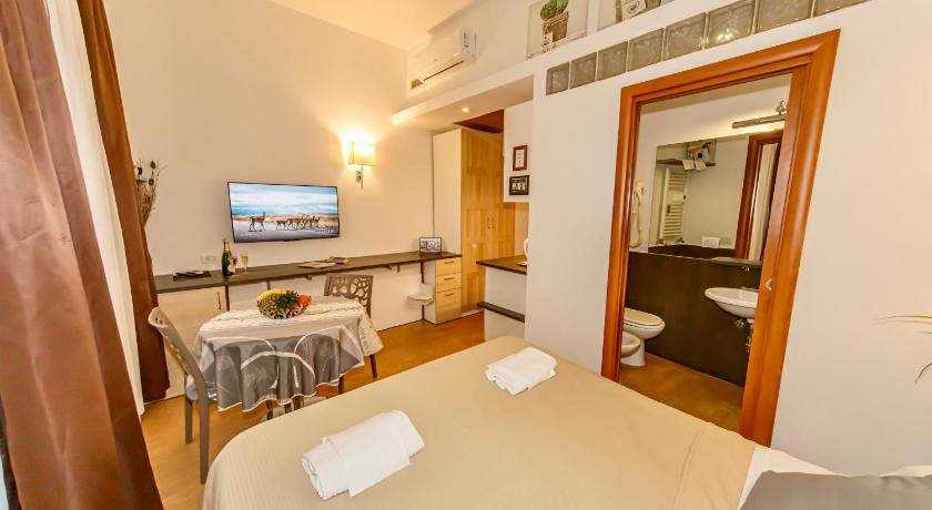 Image of Triple Room 1