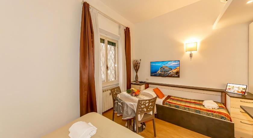 Image of Triple Room 5