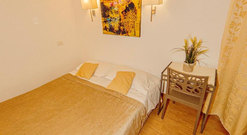 Image of One-Bedroom Apartment 12