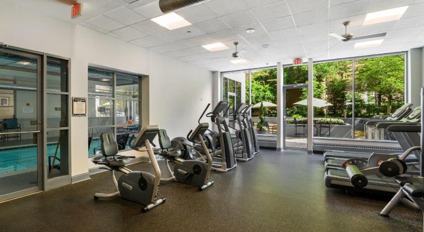 알링턴 (VA) Prime Location Apt Steps from Pentagon City Metro 3성급 숙소 레스토랑