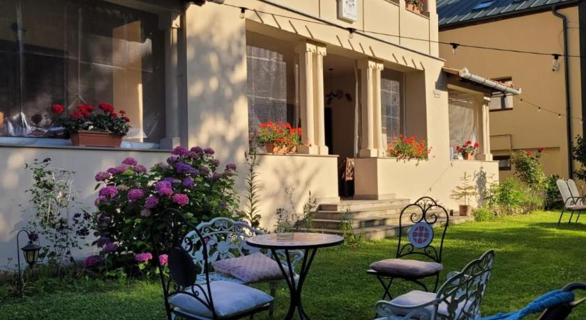 Aronson Villa