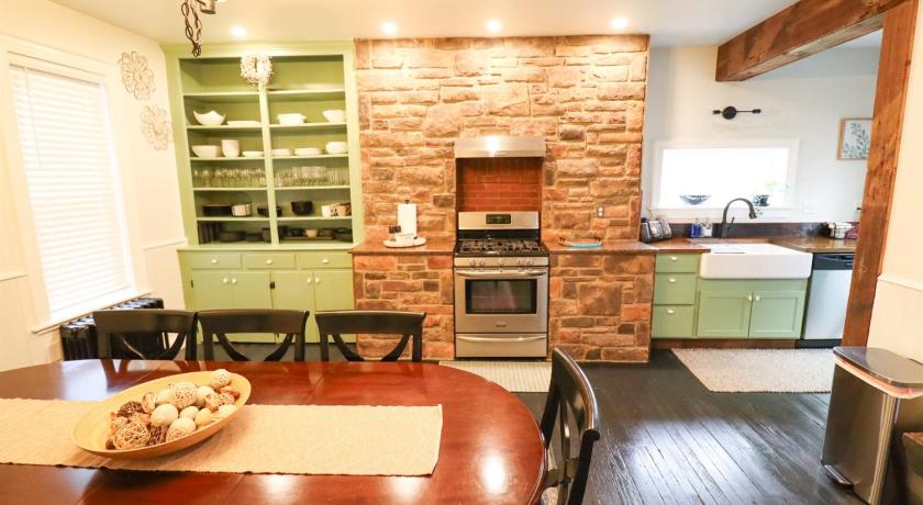 New Oxford Spacious Family Home Minutes to Gettysburg 4-Star Accommodation restaurant