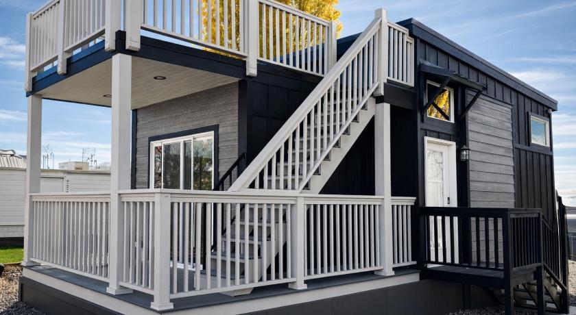 Ultra Luxury Tiny Home with Deck