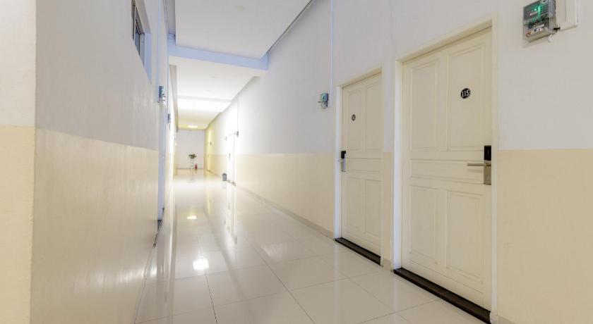 RedDoorz Plus near Thamrin Plaza Medan - image 16