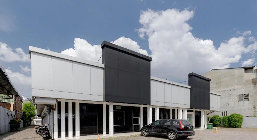 RedDoorz Plus near Thamrin Plaza Medan - image 10