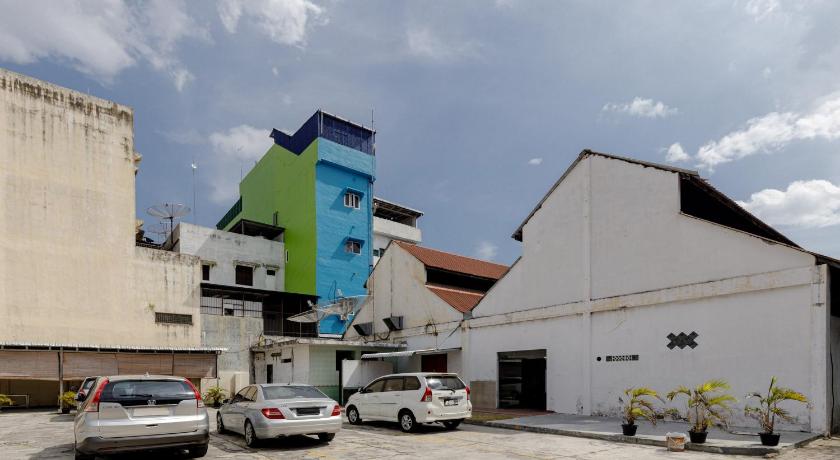 RedDoorz Plus near Thamrin Plaza Medan - image 13