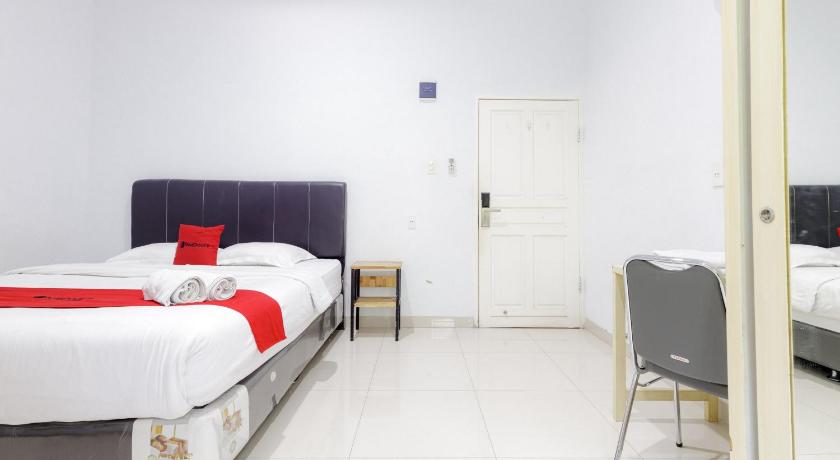 RedDoorz Plus near Thamrin Plaza Medan - image 47