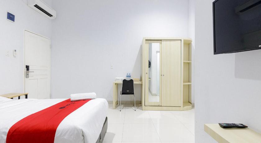 RedDoorz Plus near Thamrin Plaza Medan - image 49