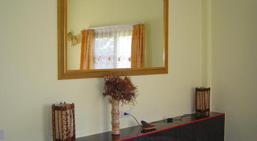 Image of Bungalow Garden View 4