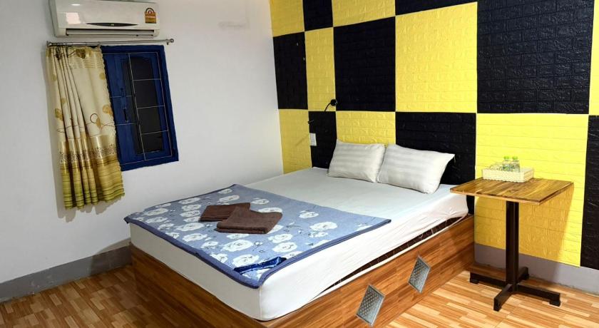 Image of Standard King Room 0