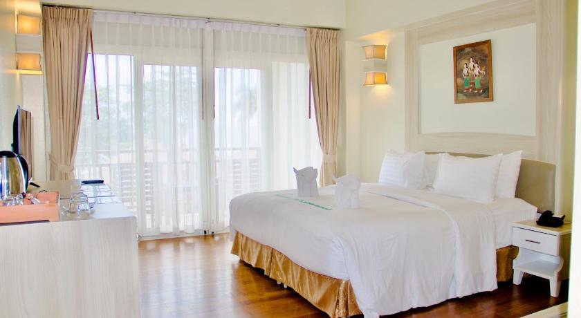 Image of Deluxe Seaside 5