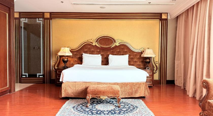 Image of Ambassador Suite Non Smoking 15