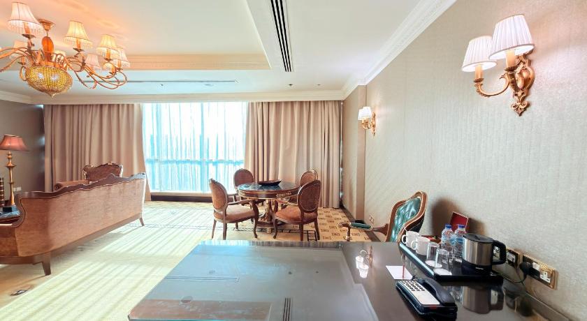 Image of Ambassador Suite Non Smoking 16