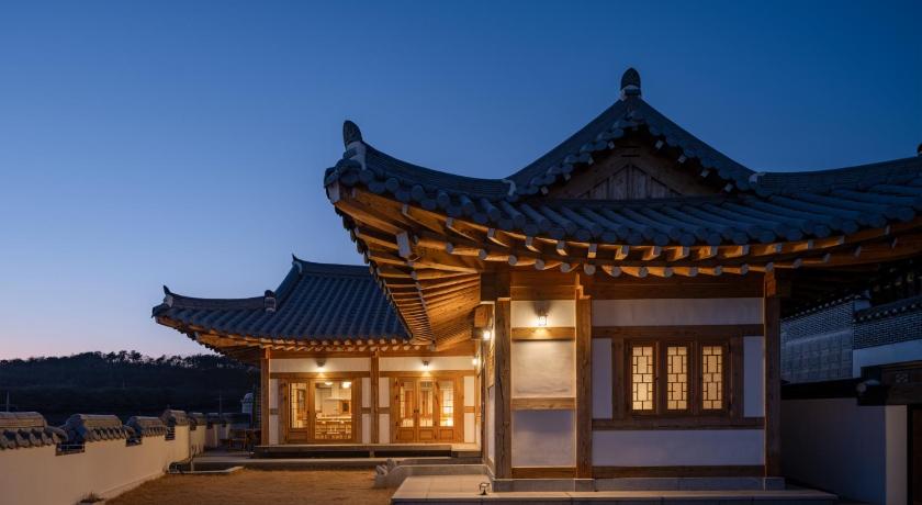 Luxury Hanok Gagaharang