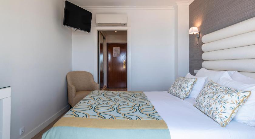 Image of Double Sea View Room with balcony 7