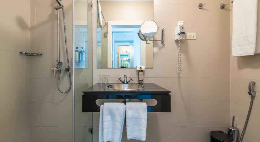 Image of Double Sea View Room with balcony 6