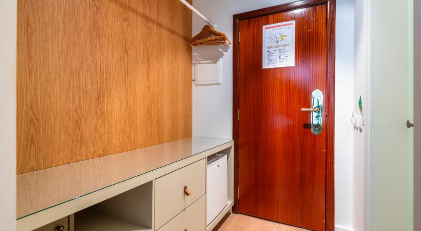 Image of Superior Twin/Double Room with Sea View 14