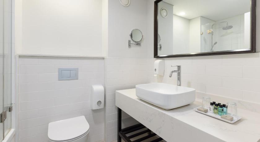 Image of Deluxe Room 9