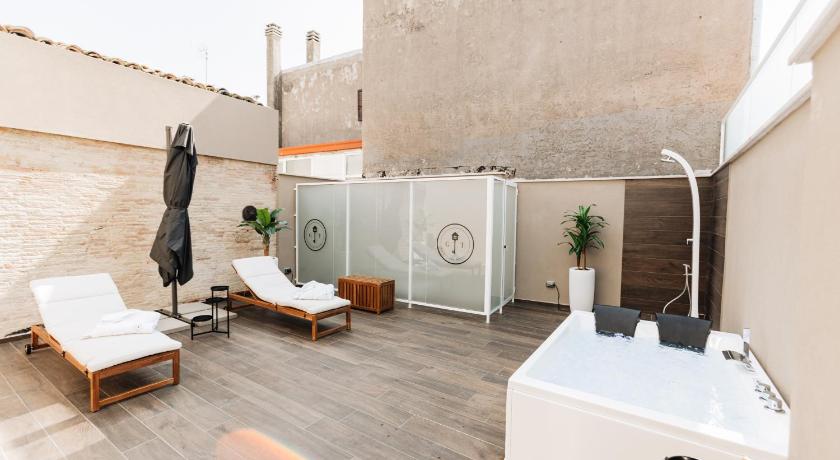 GT Deluxe Rooms