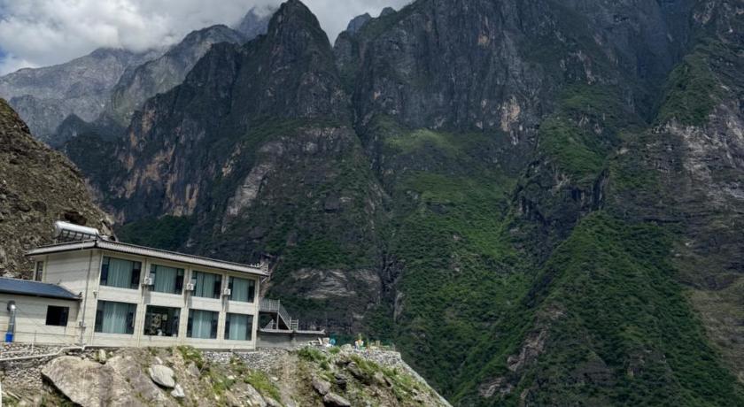 더친 / 디칭 Mountain Creek Cliffside B&B 게스트하우스 전망