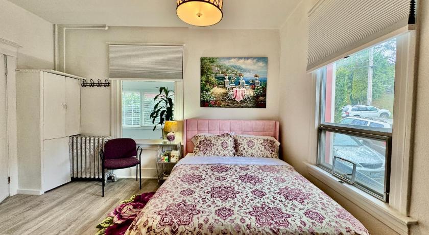 シアトル Seattle 2nd Floor House with 2 Queen Bedrooms and Extra Sofa Bed Located 10 minutes from SeaTac Airp 5つ星 宿泊施設 プール
