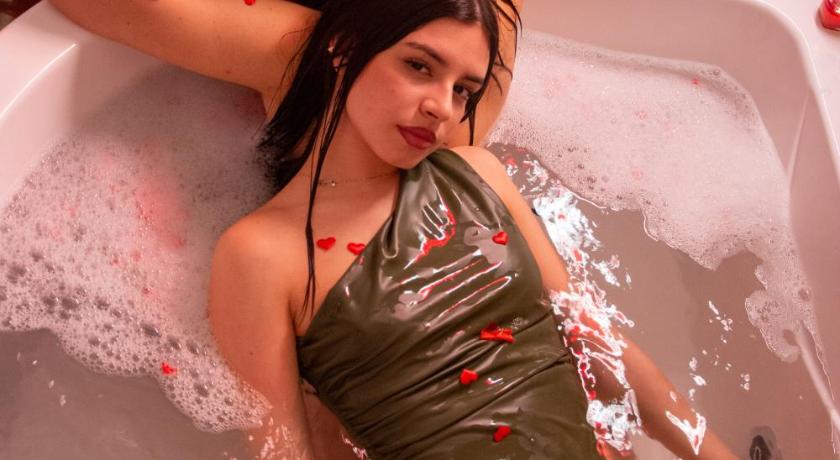 Hesperia Suite - Jacuzzi & Garden