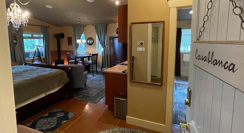 Image of King Suite 7