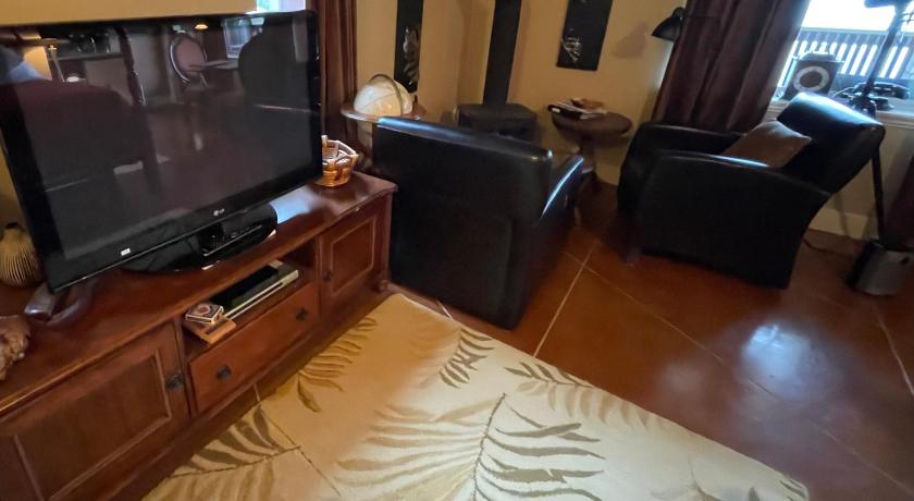 Image of Deluxe King Room 14