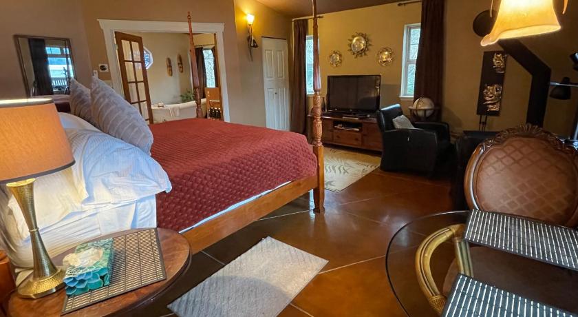 Image of Deluxe King Room 5