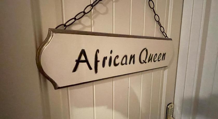 Image of Deluxe King Room 17