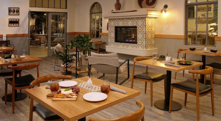 데저트 핫 스프링스 (CA) Azure Palm Hot Springs 숙소 로비