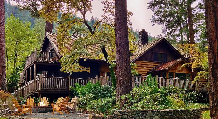 Weasku Inn photo