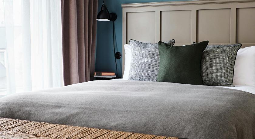 Image of Superior Room 5