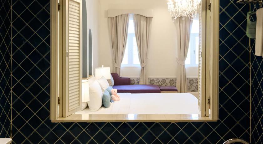 Image of Grand Deluxe 17