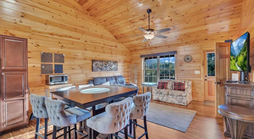 Sevierville Stunning 4BR Cabin Bluff Mtn Views Sevierville 4-Star Accommodation lobby