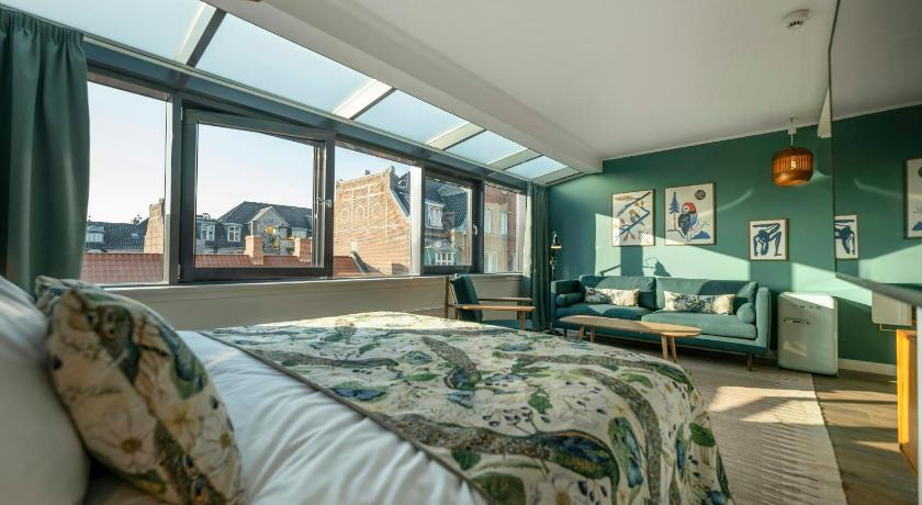 Obrázek: Suite with View 0