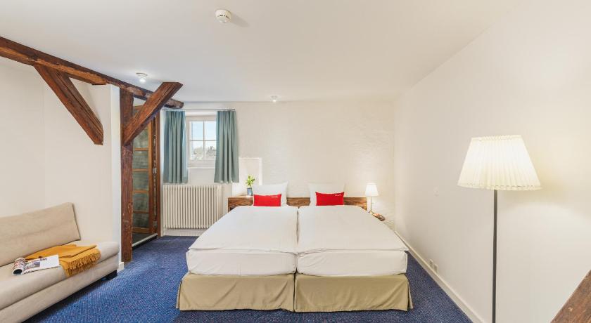 Image of Deluxe Double or Twin Room 6