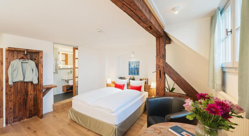 Image of Deluxe Double or Twin Room 3