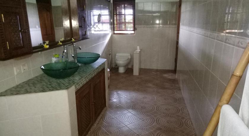 Image of Villa with Sea View 14