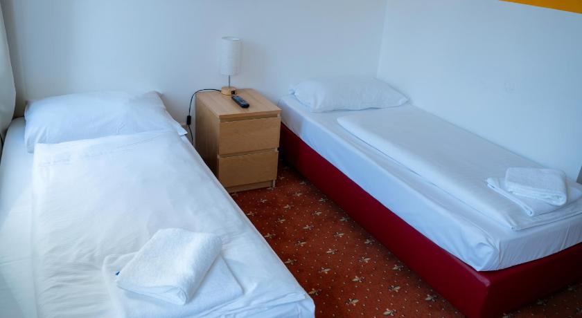 Image of Superior Twin Room 8