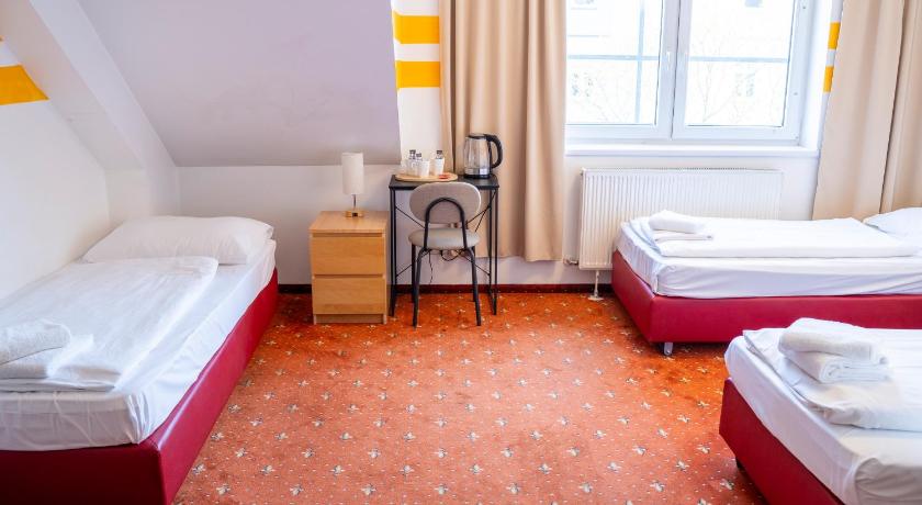Image of Triple Room 0