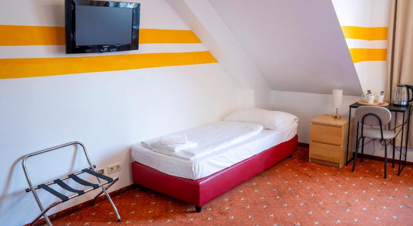 Image of Triple Room 1